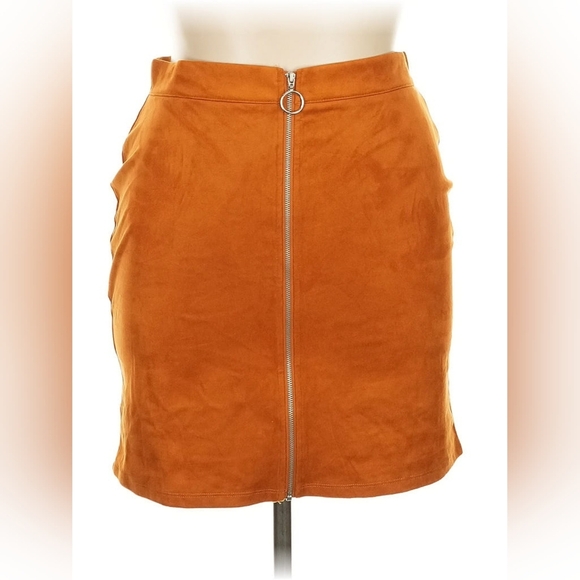 Guess Burnt Orange Suede-Look Mini Skirt with Front Zip – Size XL - Picture 2 of 4